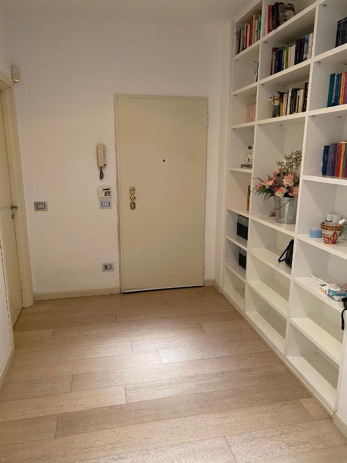 Lovely Apartment In The New Porta Nuova Area Milan Exterior photo