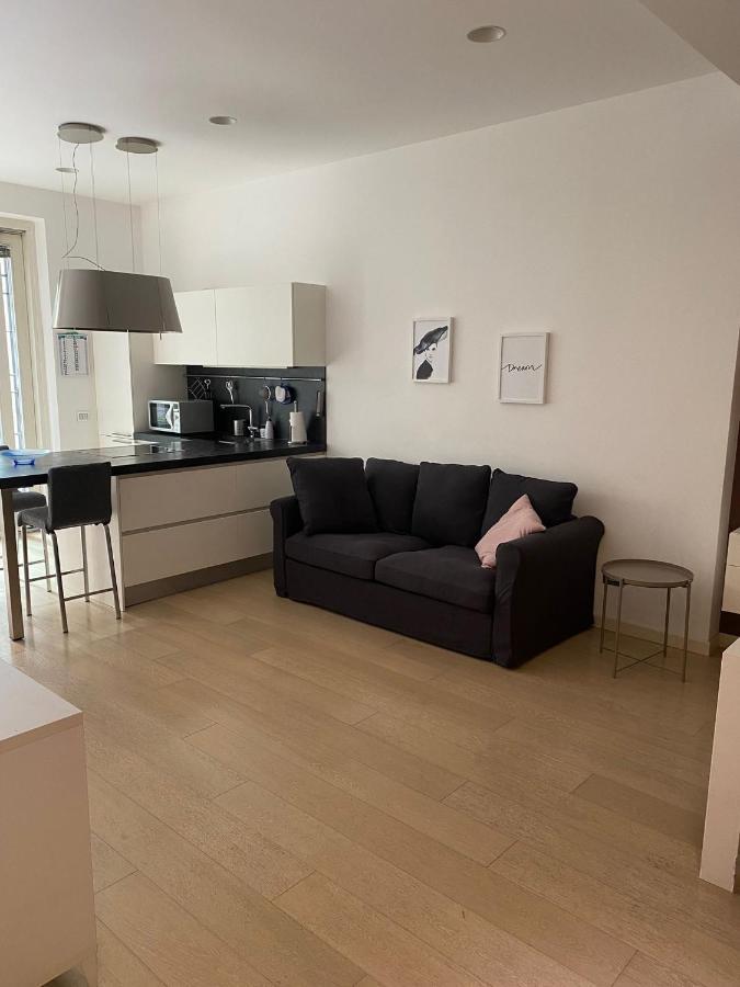 Lovely Apartment In The New Porta Nuova Area Milan Exterior photo
