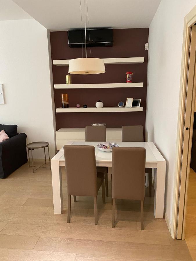 Lovely Apartment In The New Porta Nuova Area Milan Exterior photo